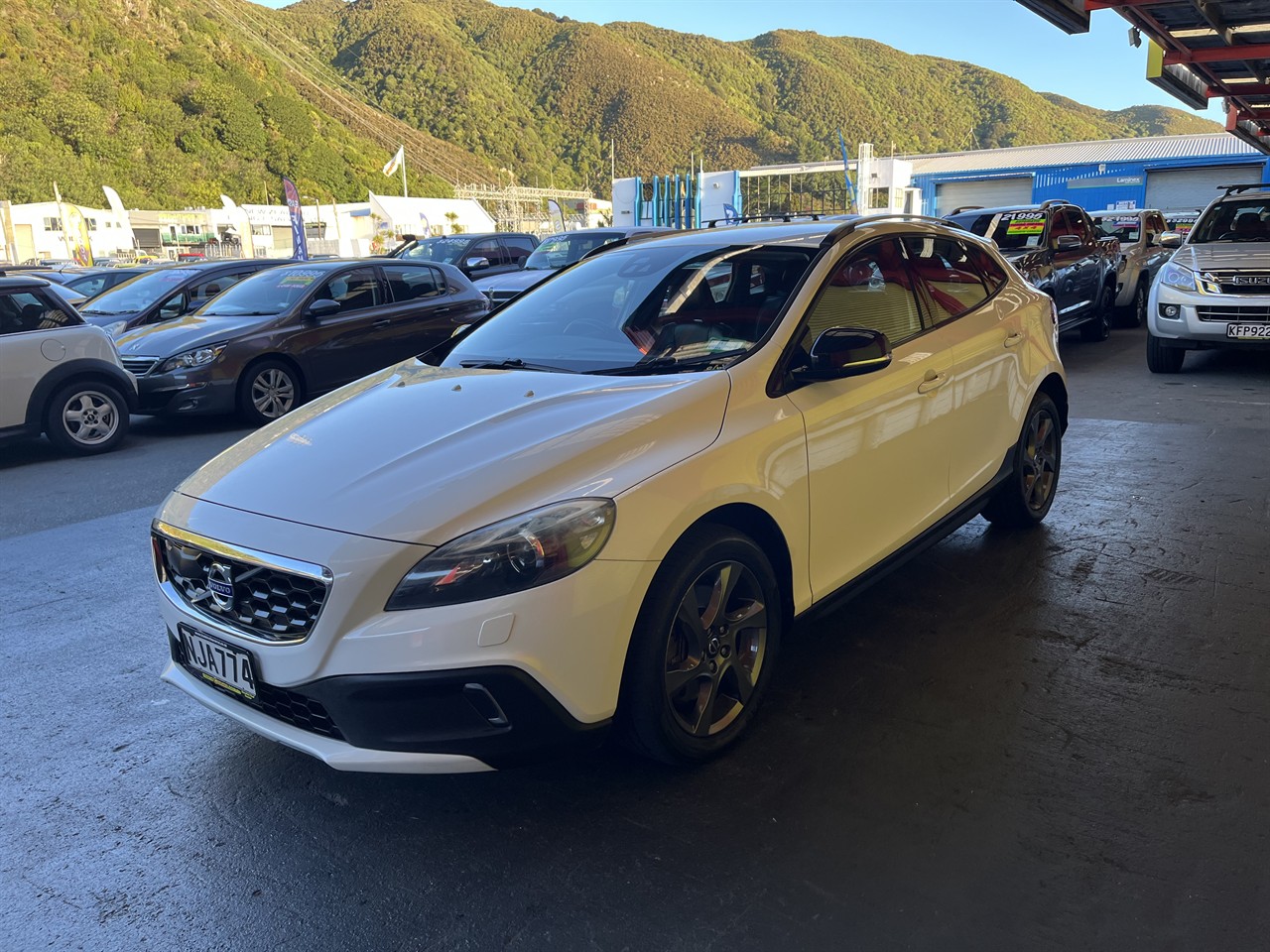 2013 Volvo v40