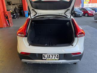2013 Volvo v40 - Thumbnail