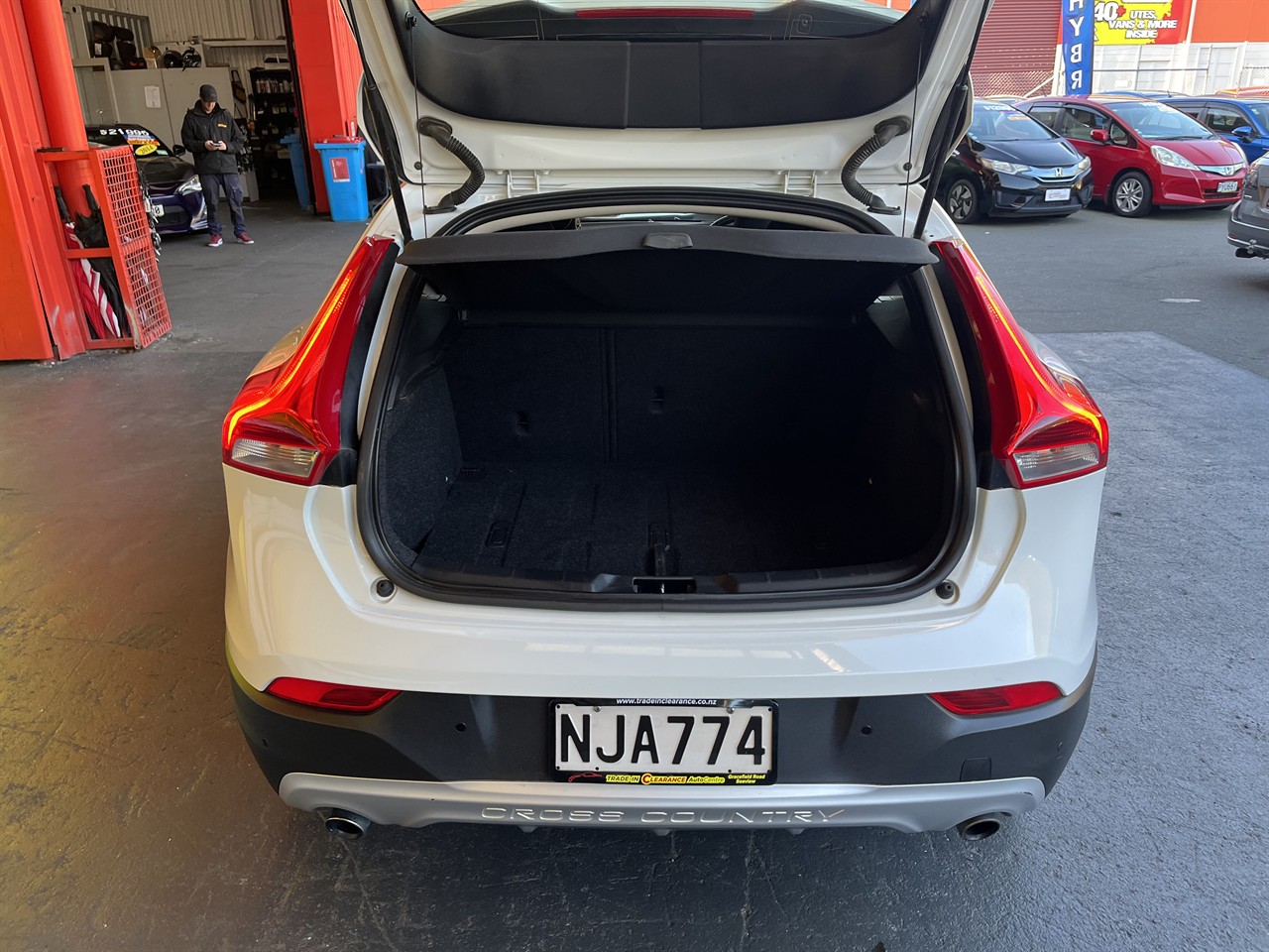 2013 Volvo v40