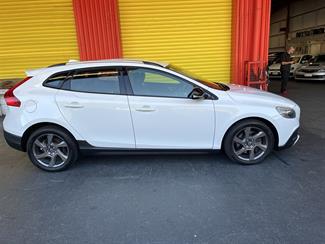 2013 Volvo v40 - Thumbnail