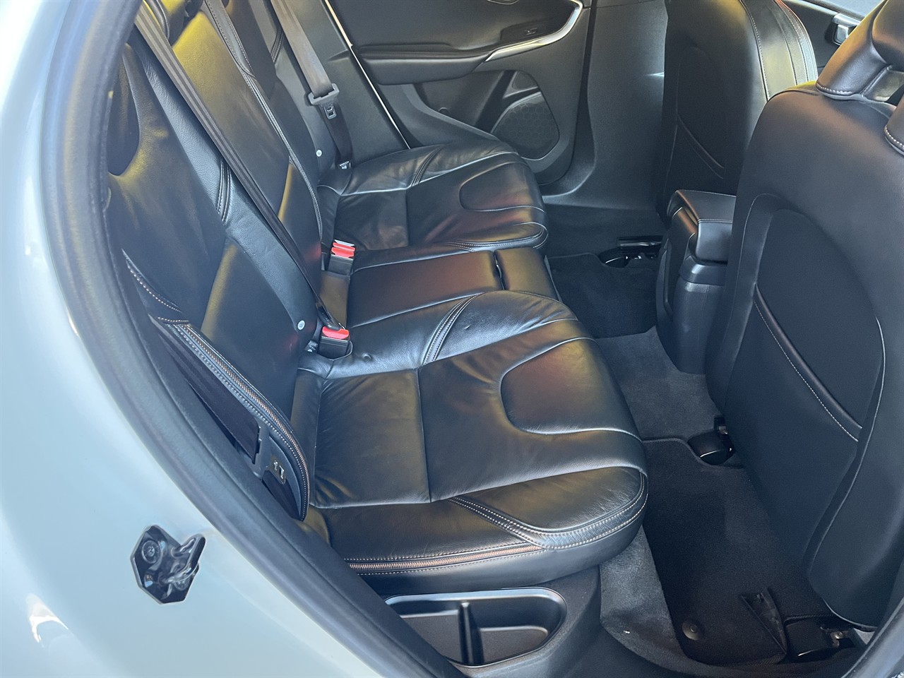 2013 Volvo v40