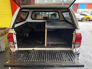 2016 Toyota Hilux - Thumbnail