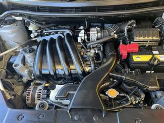 2010 Nissan Tiida - Thumbnail