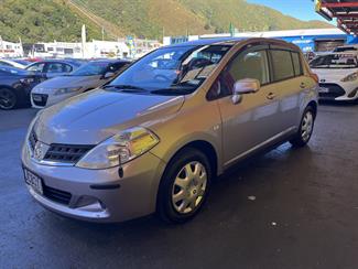 2010 Nissan Tiida - Thumbnail