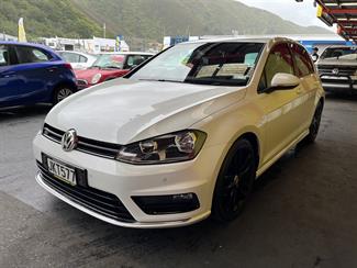 2015 Volkswagen Golf - Thumbnail