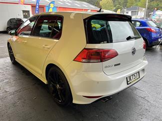 2015 Volkswagen Golf - Thumbnail