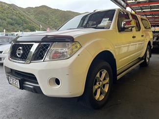 2010 Nissan Navara - Thumbnail