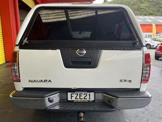 2010 Nissan Navara - Thumbnail