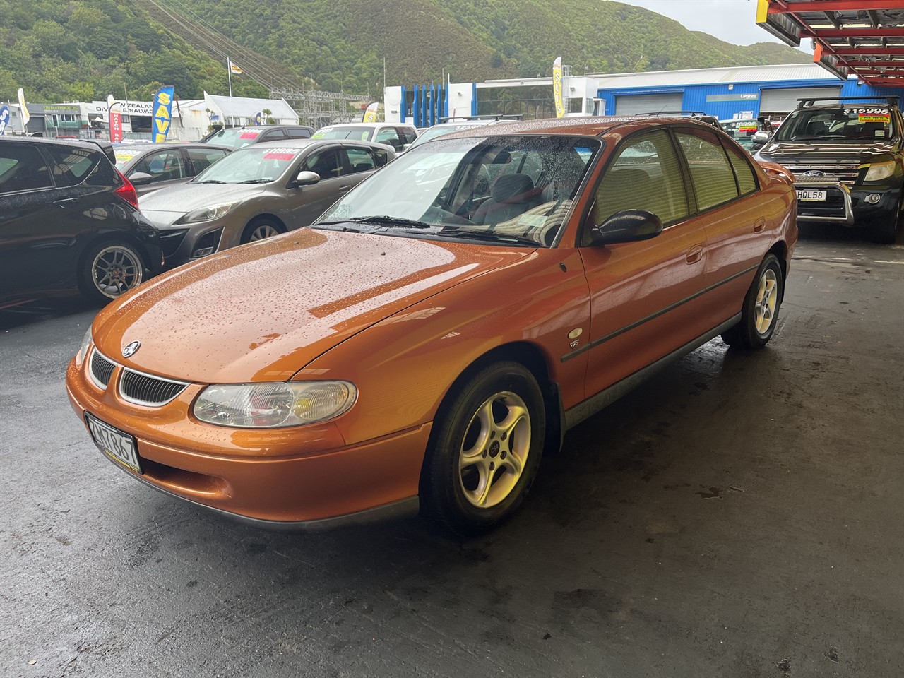 2000 Holden Commodore