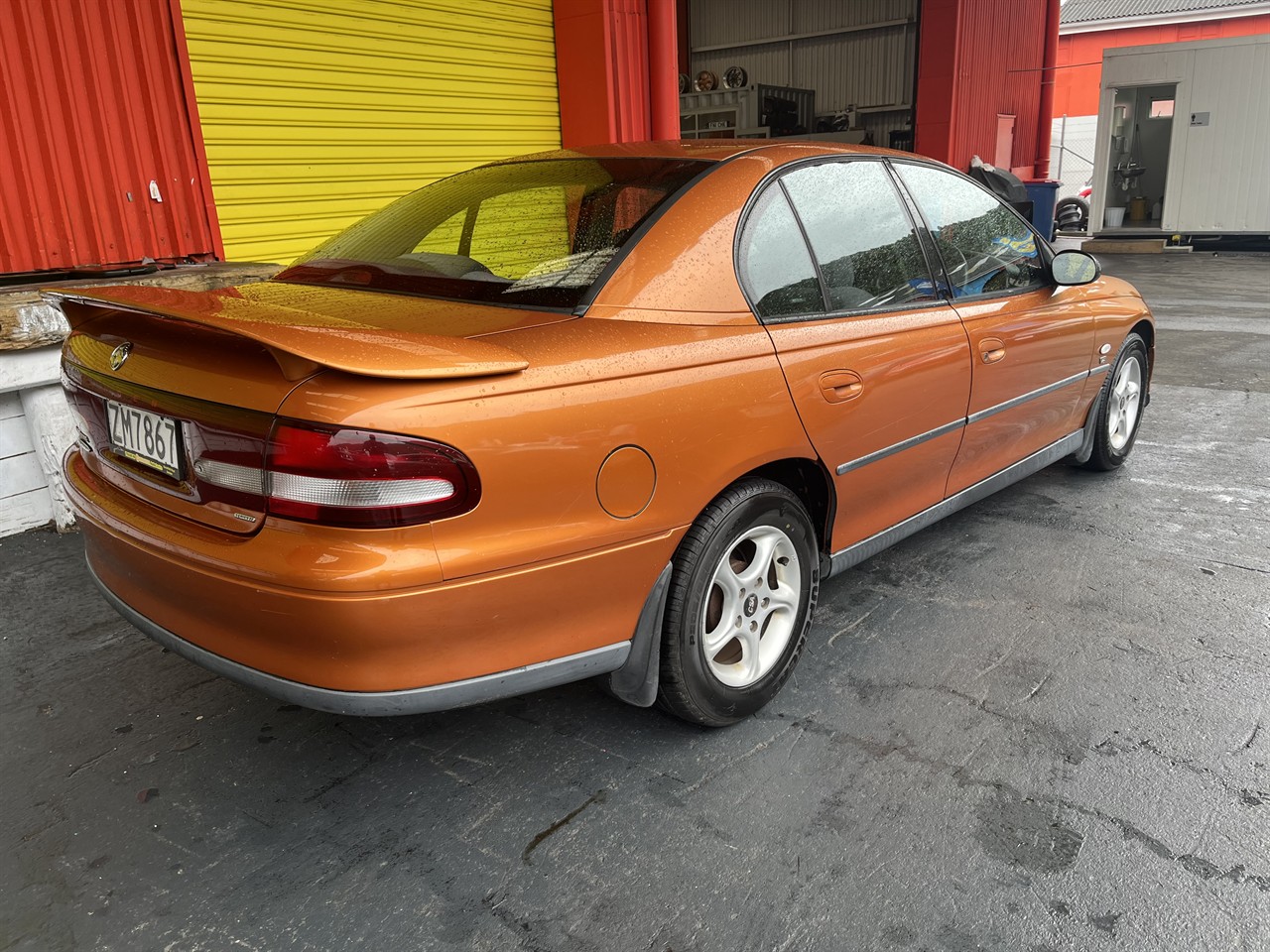 2000 Holden Commodore