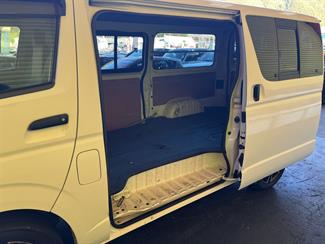 2012 Toyota Hiace - Thumbnail