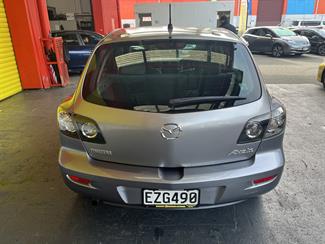 2004 Mazda Axela - Thumbnail