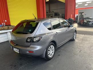 2004 Mazda Axela - Thumbnail