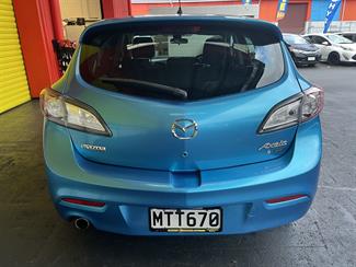 2009 Mazda Axela - Thumbnail