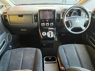 2013 Mitsubishi DELICA - Thumbnail