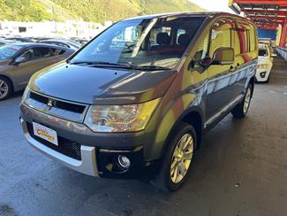 2013 Mitsubishi DELICA - Thumbnail