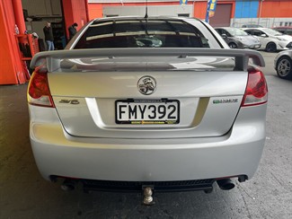 2010 Holden Commodore - Thumbnail