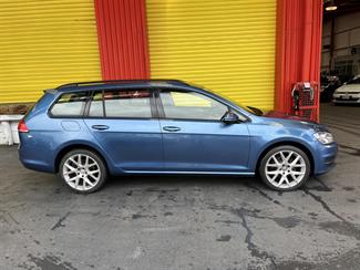 2013 Volkswagen Golf - Thumbnail