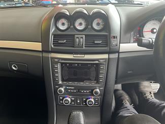2010 Holden Hsv - Thumbnail