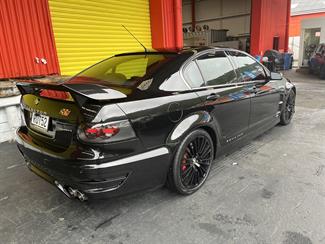 2010 Holden Hsv - Thumbnail