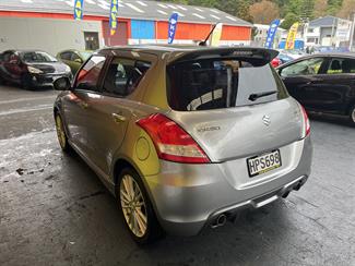 2014 Suzuki Swift - Thumbnail