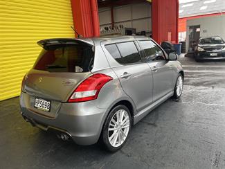 2014 Suzuki Swift - Thumbnail