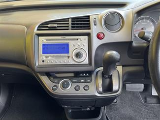 2008 Honda Stream - Thumbnail