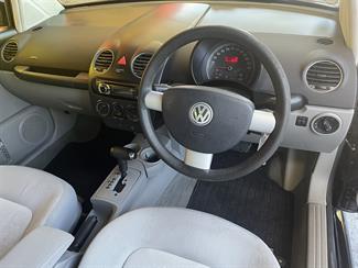 2009 Volkswagen Beetle - Thumbnail