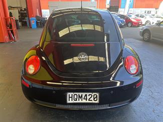 2009 Volkswagen Beetle - Thumbnail