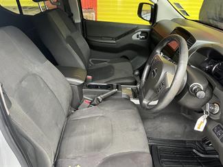 2014 Nissan Navara - Thumbnail