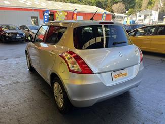2015 Suzuki Swift - Thumbnail