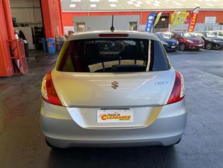 2015 Suzuki Swift - Thumbnail