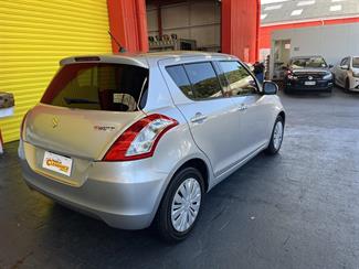 2015 Suzuki Swift - Thumbnail