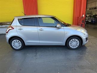 2015 Suzuki Swift - Thumbnail