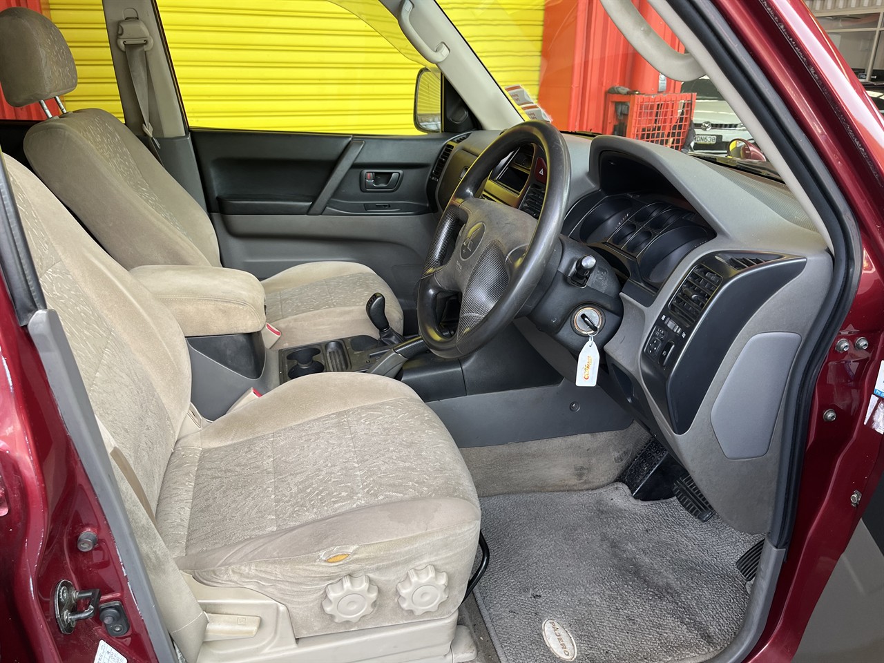 2000 Mitsubishi Pajero