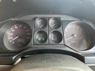2000 Mitsubishi Pajero - Thumbnail