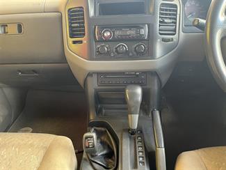 2000 Mitsubishi Pajero - Thumbnail