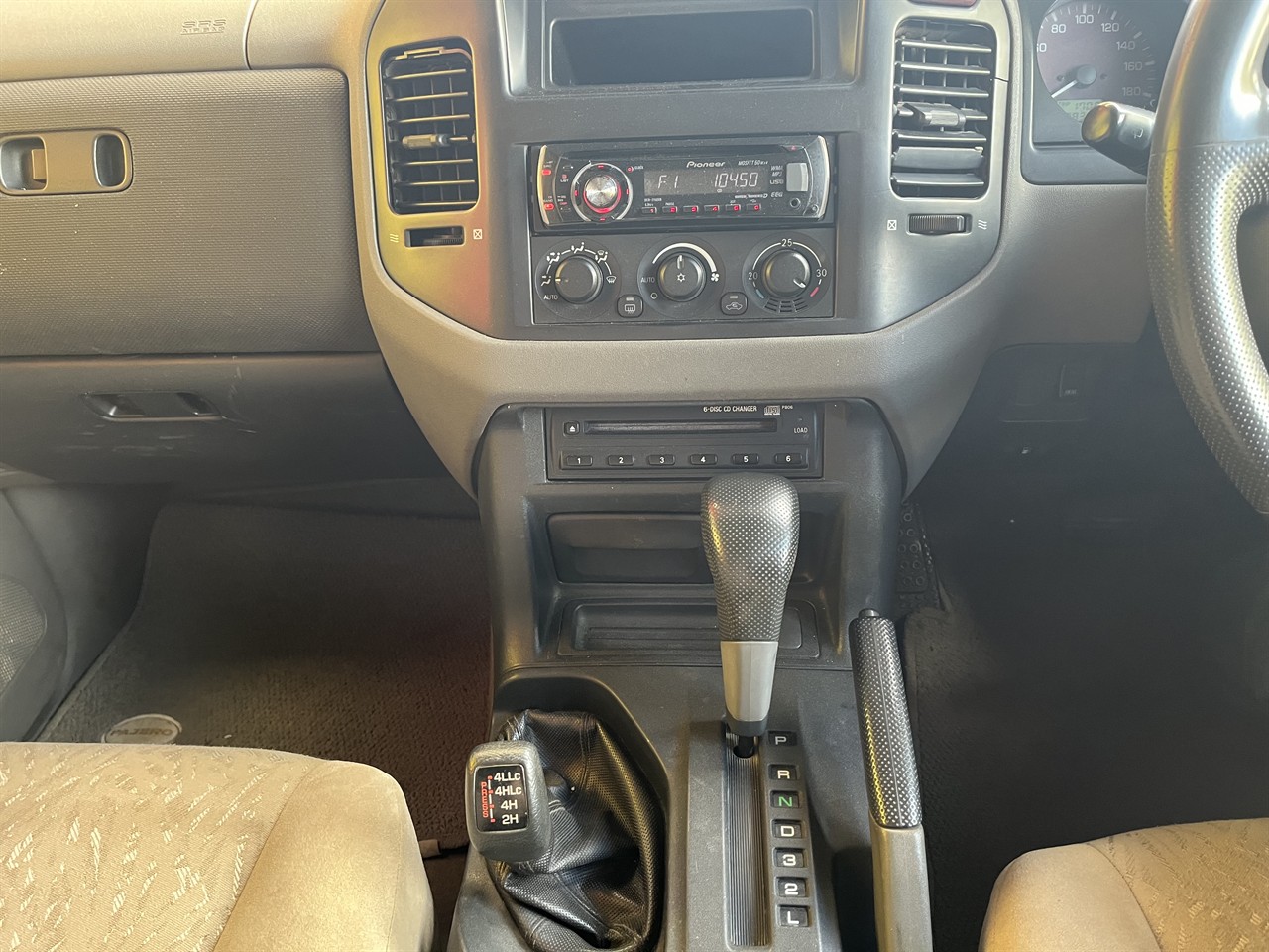 2000 Mitsubishi Pajero