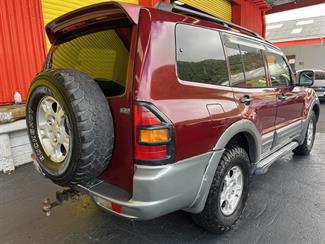 2000 Mitsubishi Pajero - Thumbnail