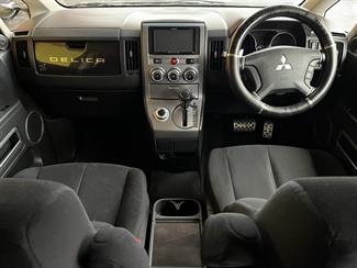 2014 Mitsubishi DELICA - Thumbnail