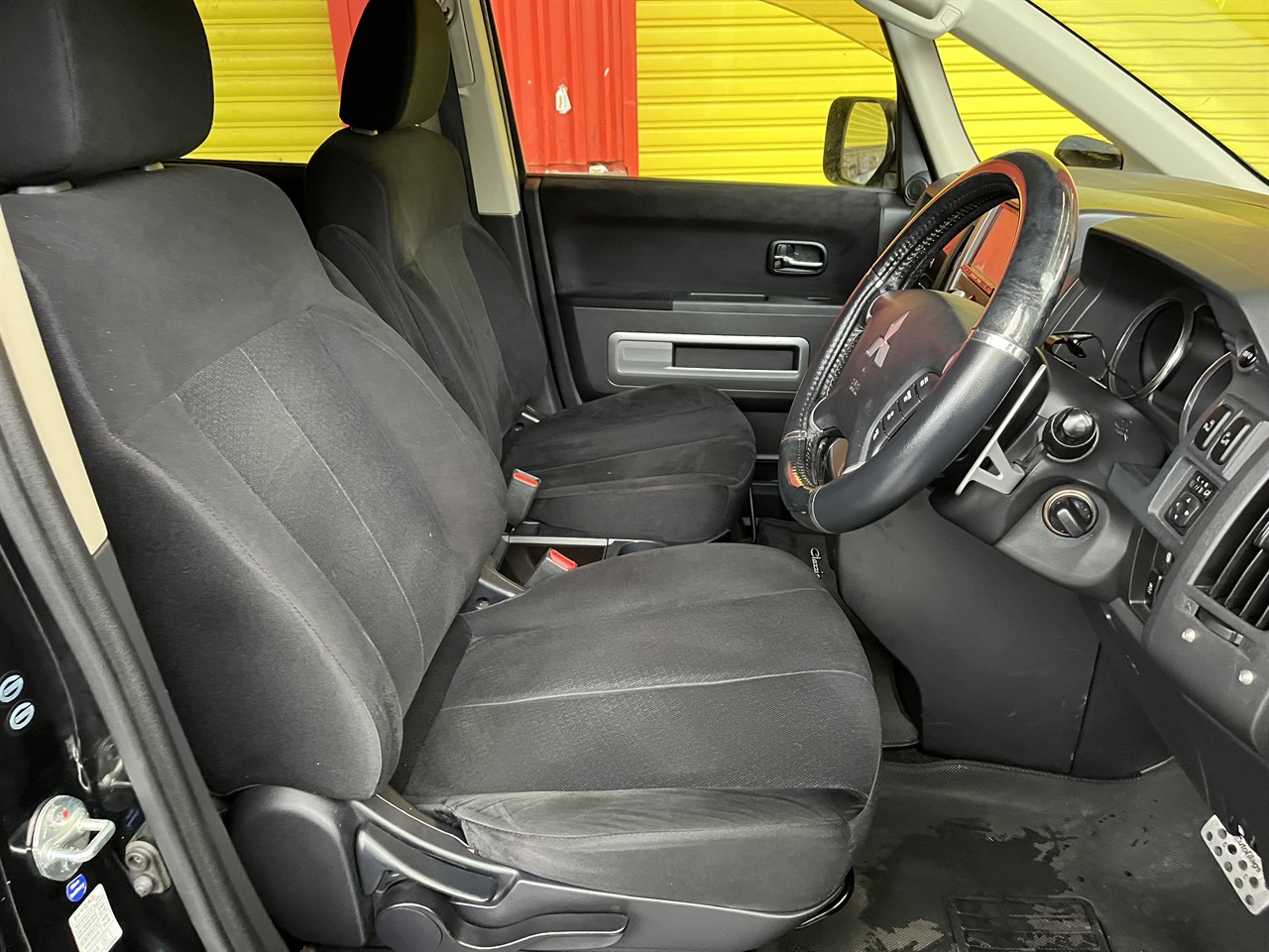 2014 Mitsubishi DELICA