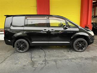 2014 Mitsubishi DELICA - Thumbnail