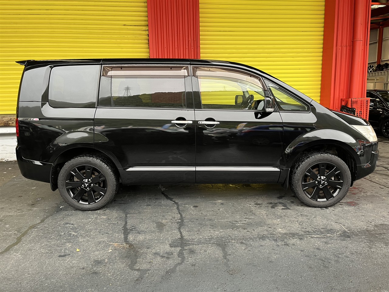 2014 Mitsubishi DELICA