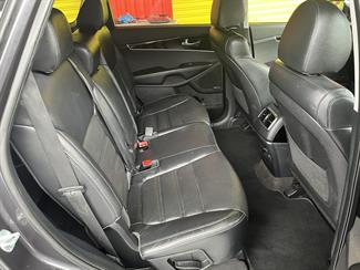 2017 Kia Sorento - Thumbnail
