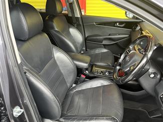 2017 Kia Sorento - Thumbnail