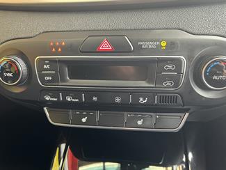 2017 Kia Sorento - Thumbnail