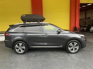 2017 Kia Sorento - Thumbnail