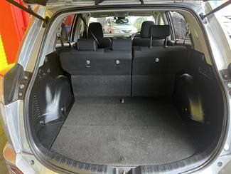 2018 Toyota RAV4 - Thumbnail