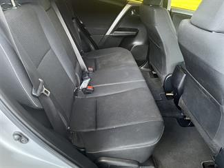 2018 Toyota RAV4 - Thumbnail