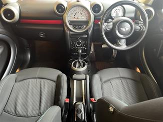 2011 BMW MINI - Thumbnail